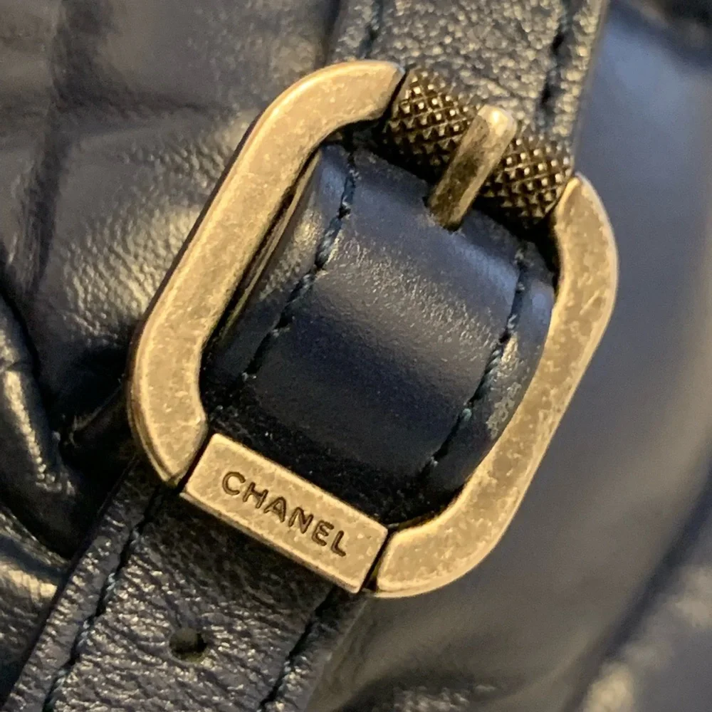 Chanel Chesterfield backpack                                 Excellent condition - Picture 5 of 16